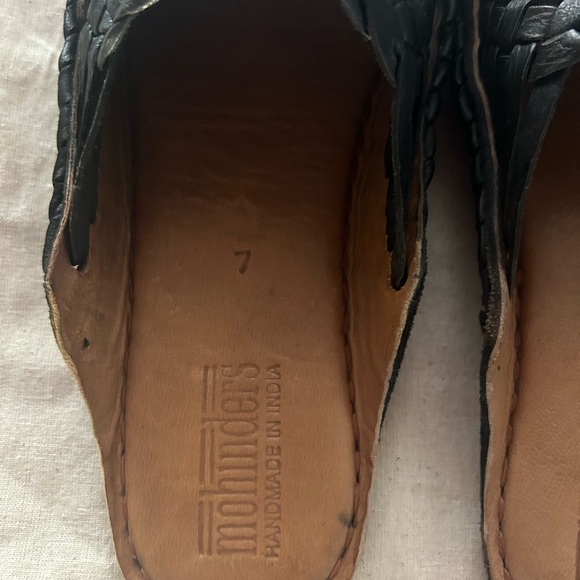 Gorgeous Charcoal Mohinders Woven Slides New w/ Tags. - Picture 3 of 3
